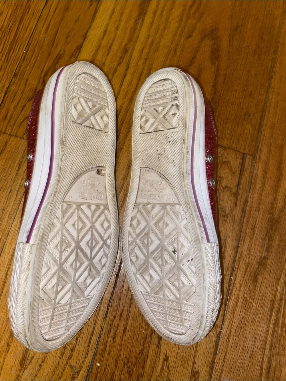 Converse Chuck Taylor All Star Low-Top Sparkle Sneaker Girls size 4